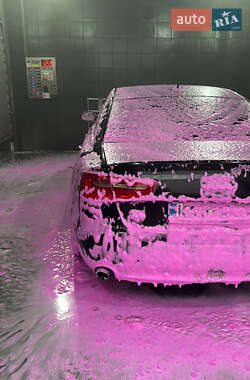 Седан Audi A6 2012 в 