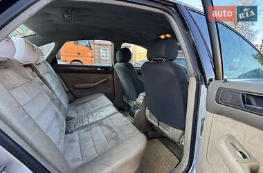 Седан Audi A6 2002 в 