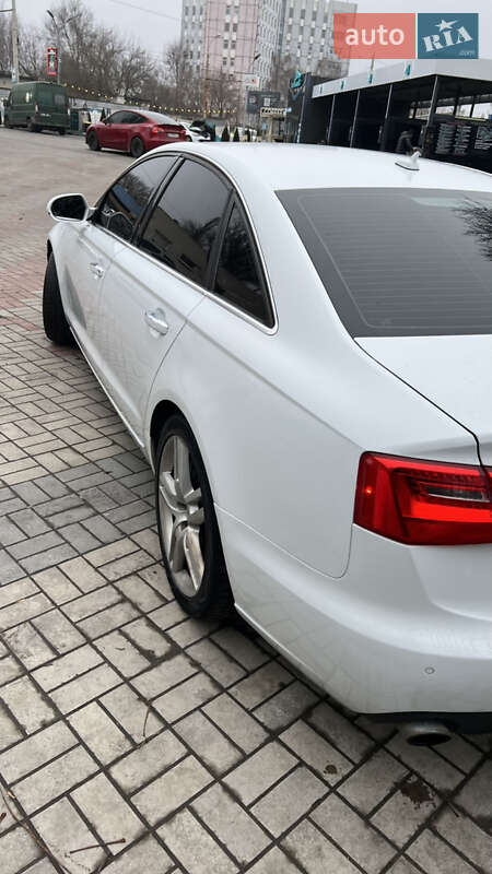 Седан Audi A6 2014 в Днепре