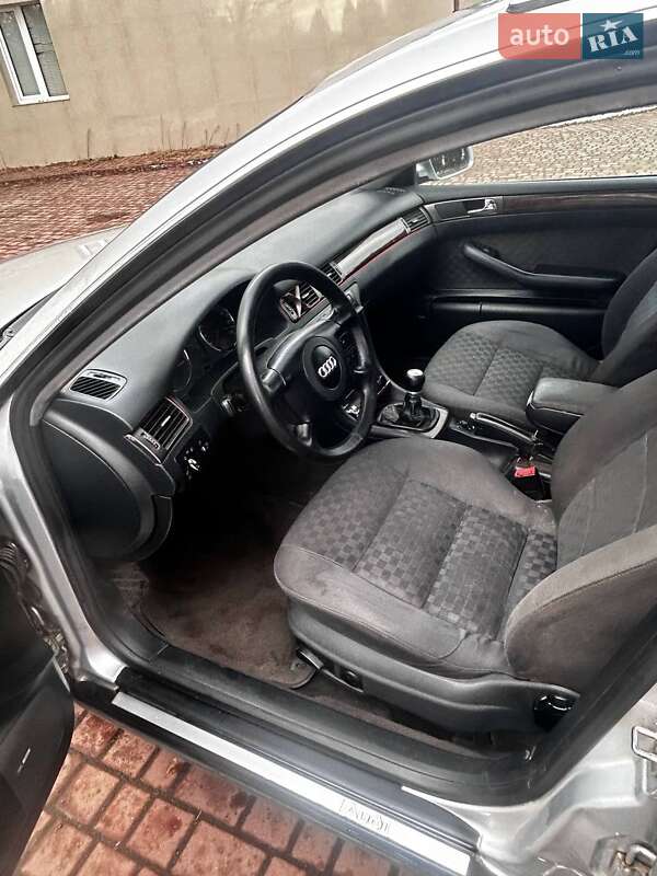 Универсал Audi A6 2000 в Костополе