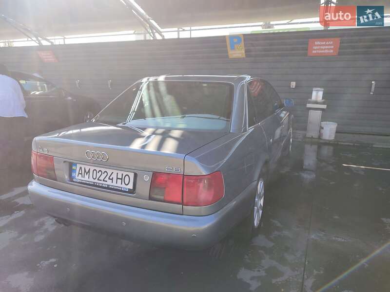 Седан Audi A6 1996 в Бердичеве