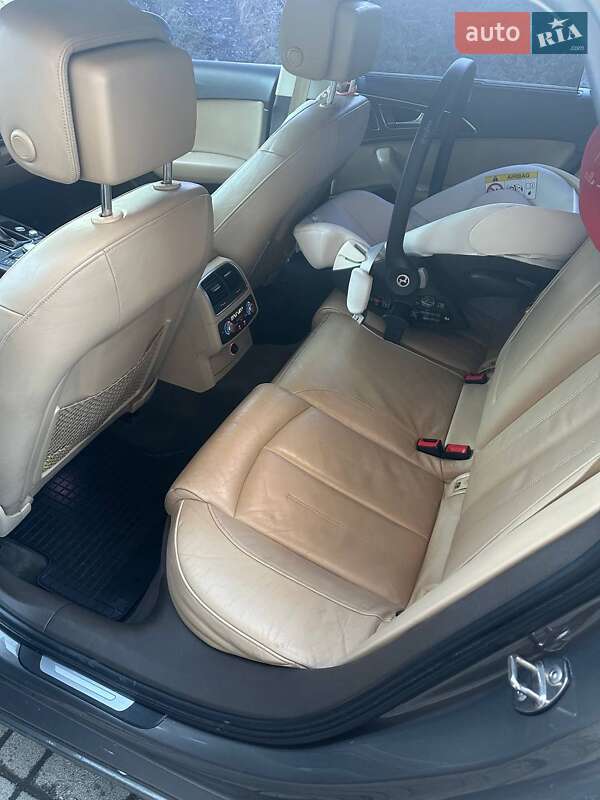 Седан Audi A6 2011 в Рахове