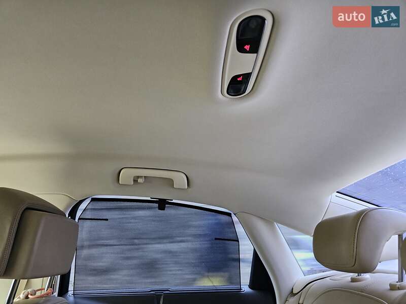 Седан Audi A6 2011 в Рахове