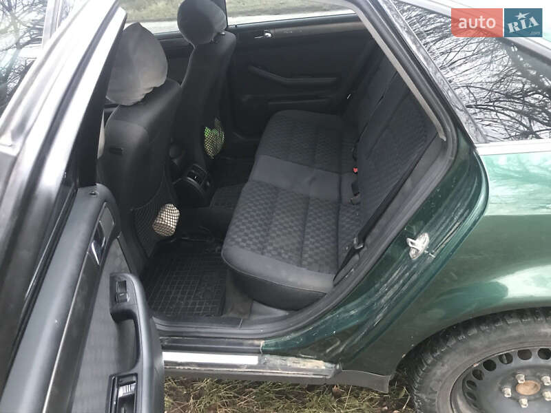 Седан Audi A6 1999 в Бару