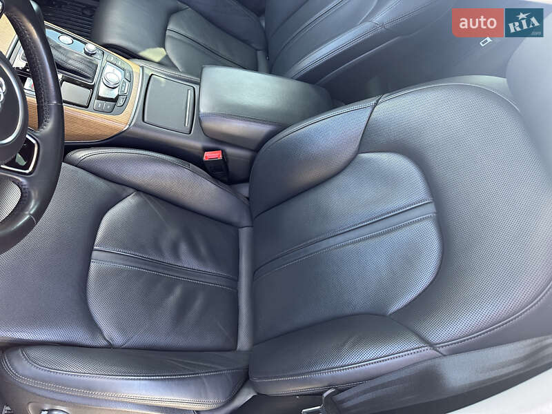 Седан Audi A6 2015 в Черновцах