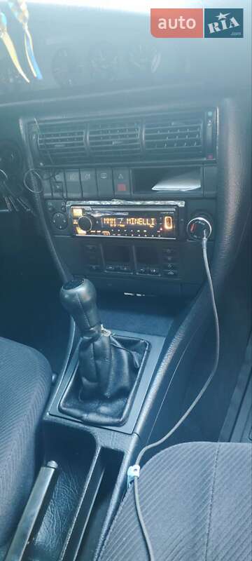 Седан Audi A6 1994 в Кривом Роге
