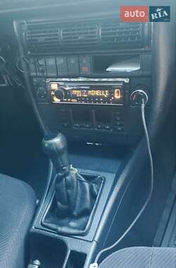 Седан Audi A6 1994 в 