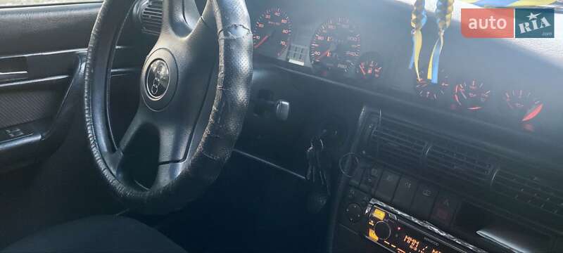 Седан Audi A6 1994 в Кривом Роге