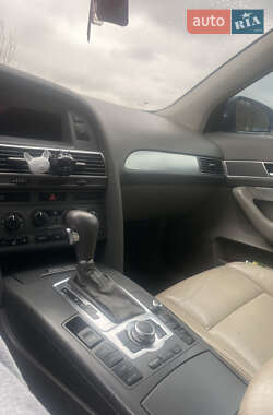 Седан Audi A6 2004 в 