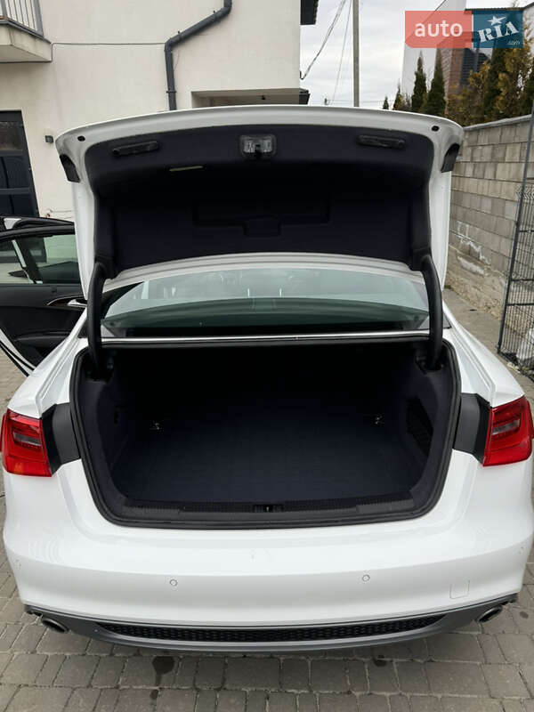 Седан Audi A6 2014 в Ровно