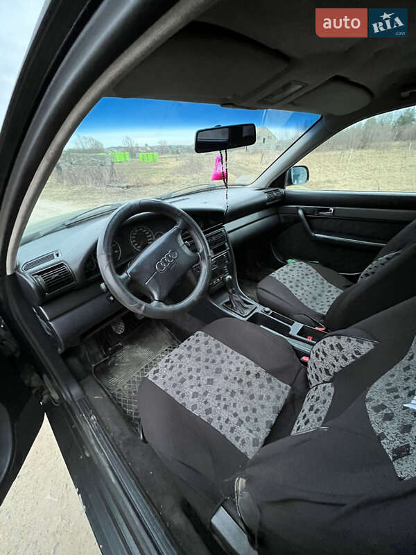 Універсал Audi A6 1996 в Новояворівську