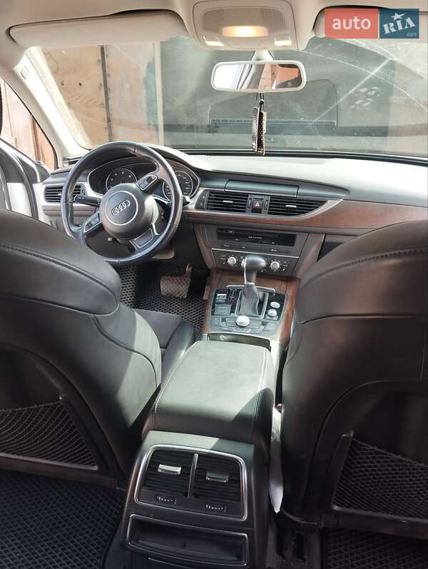 Седан Audi A6 2011 в Первомайске