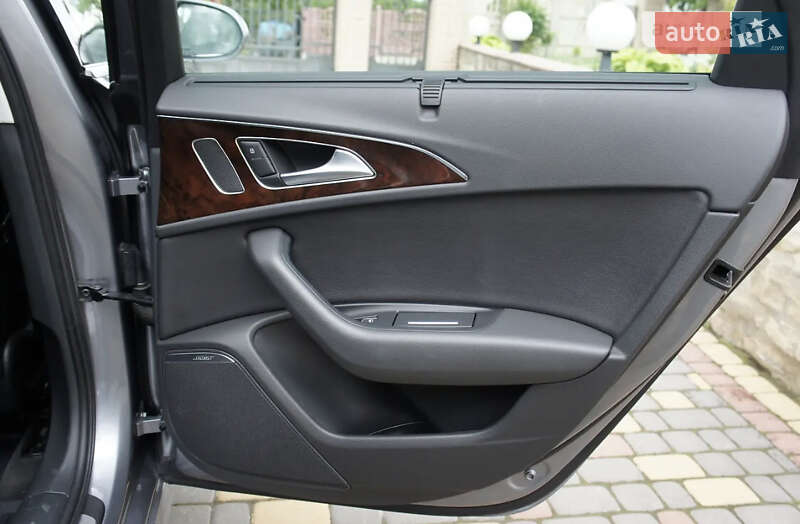 Седан Audi A6 2015 в Чернівцях