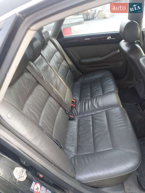 Седан Audi A6 2001 в Каменском