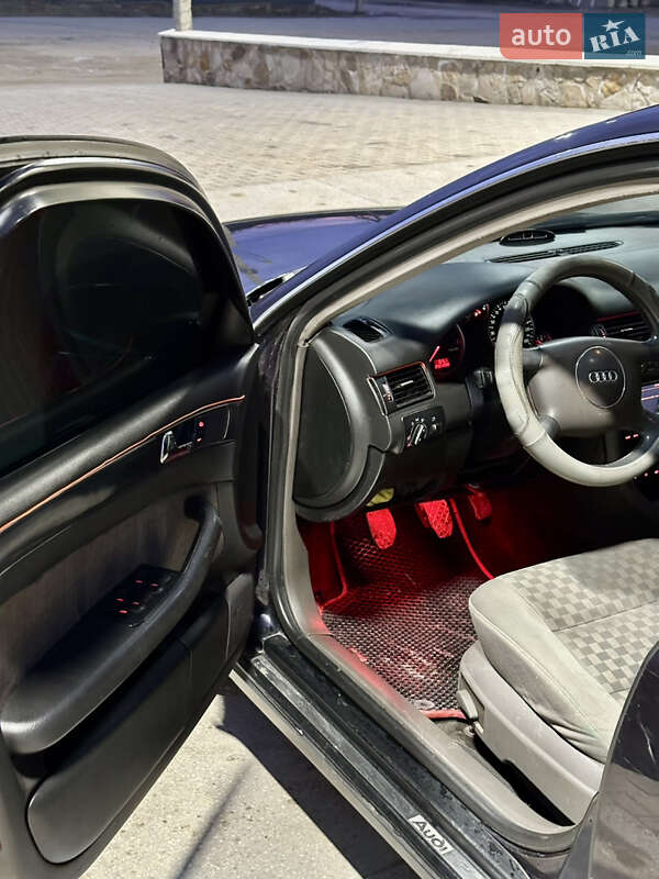 Седан Audi A6 2002 в Чернівцях