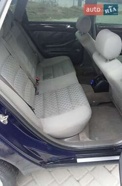 Универсал Audi A6 2001 в 