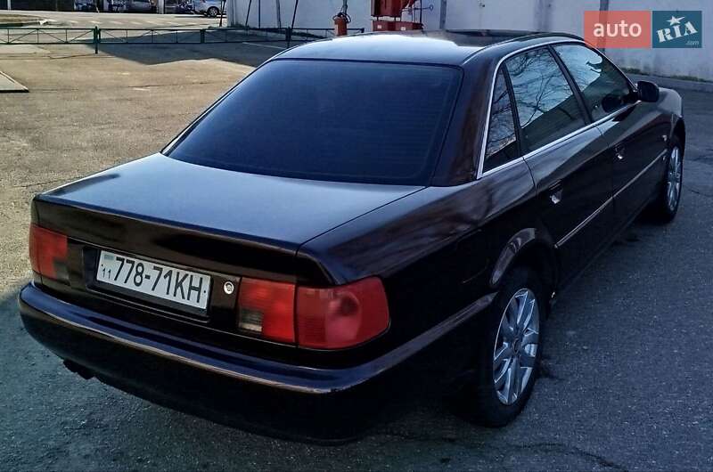 Седан Audi A6 1995 в 