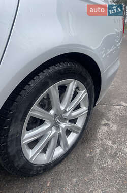 Седан Audi A6 2013 в 