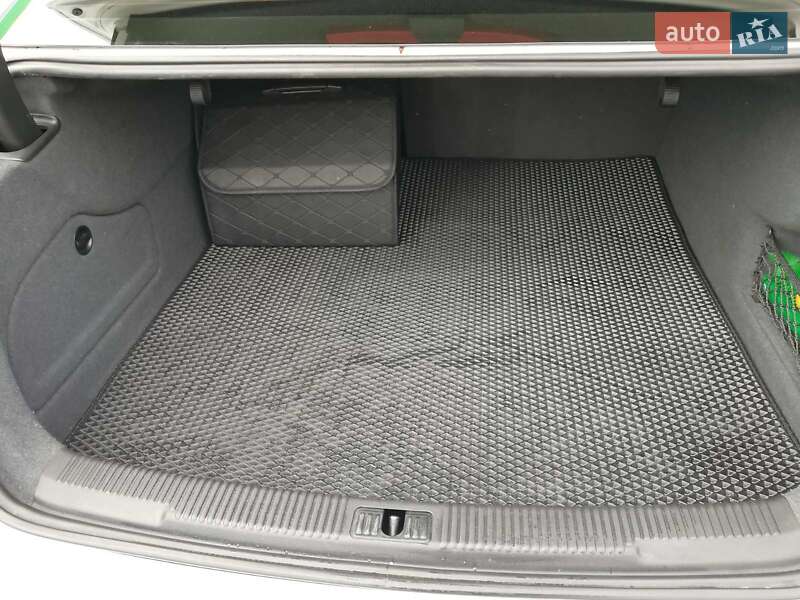 Седан Audi A6 2014 в Днепре