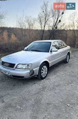 Седан Audi A6 1995 в Чернівцях