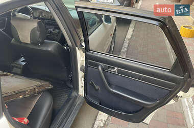 Седан Audi A6 1994 в 