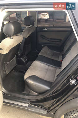 Универсал Audi A6 2004 в 
