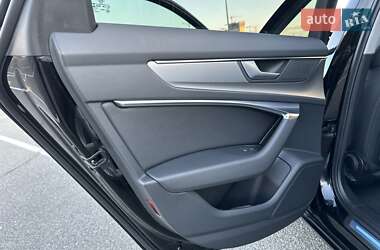 Седан Audi A6 2022 в 