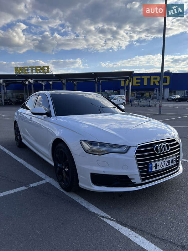 Седан Audi A6 2015 в 