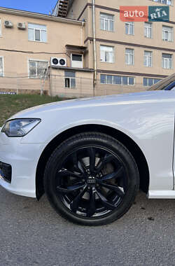 Седан Audi A6 2015 в 