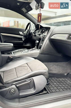 Седан Audi A6 2004 в 
