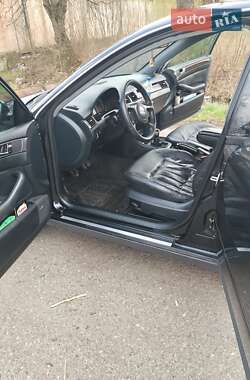 Седан Audi A6 2001 в 