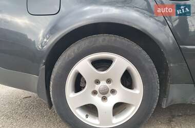 Седан Audi A6 2001 в 