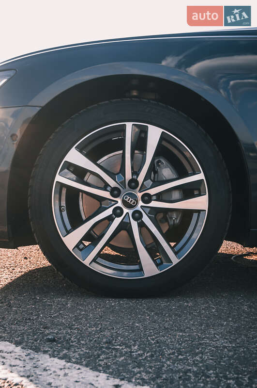 Седан Audi A6 2023 в Киеве