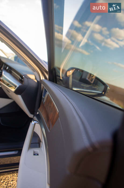 Седан Audi A6 2023 в Киеве