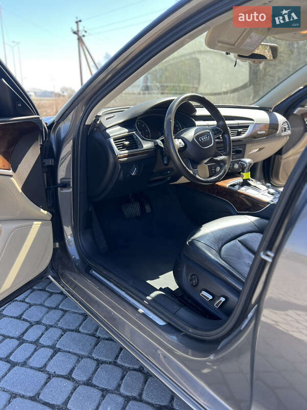 Седан Audi A6 2013 в Рава-Русской