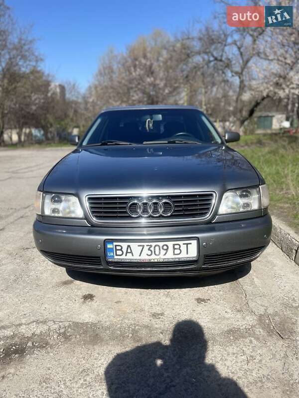 Седан Audi A6 1996 в Светловодске