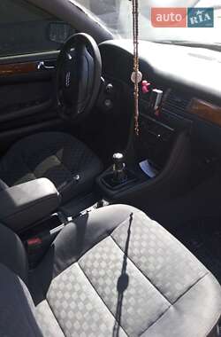 Седан Audi A6 2000 в 