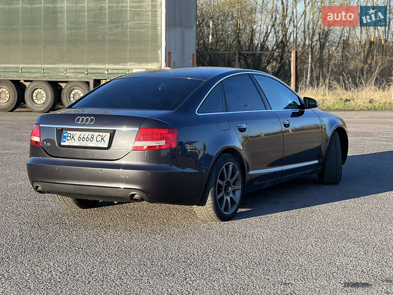 Седан Audi A6 2004 в Сарнах