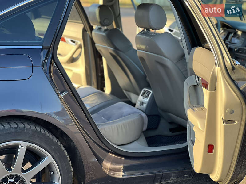 Седан Audi A6 2004 в Сарнах