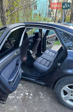 Седан Audi A6 2002 в 