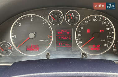Седан Audi A6 2002 в 