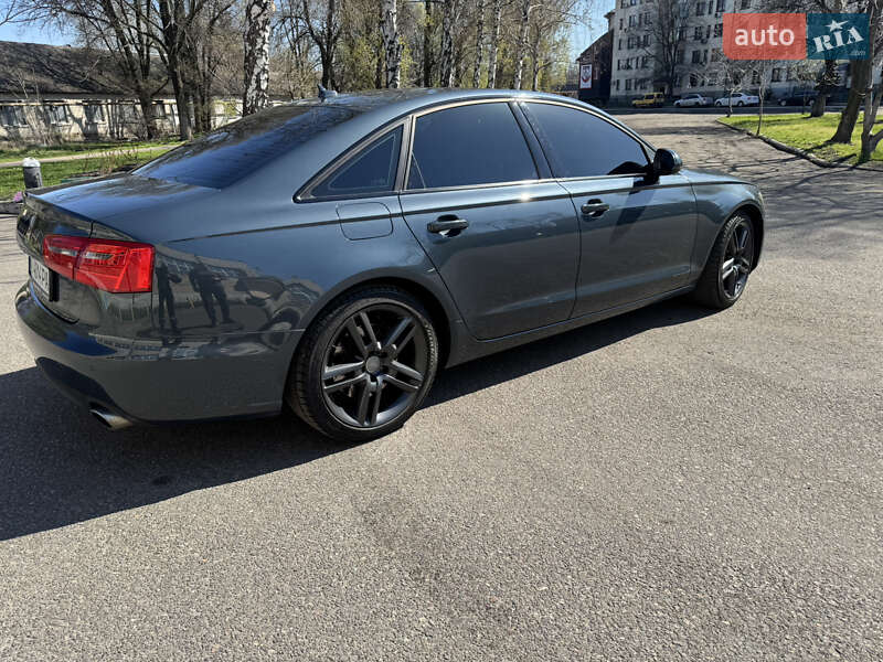 Седан Audi A6 2013 в Першотравенске