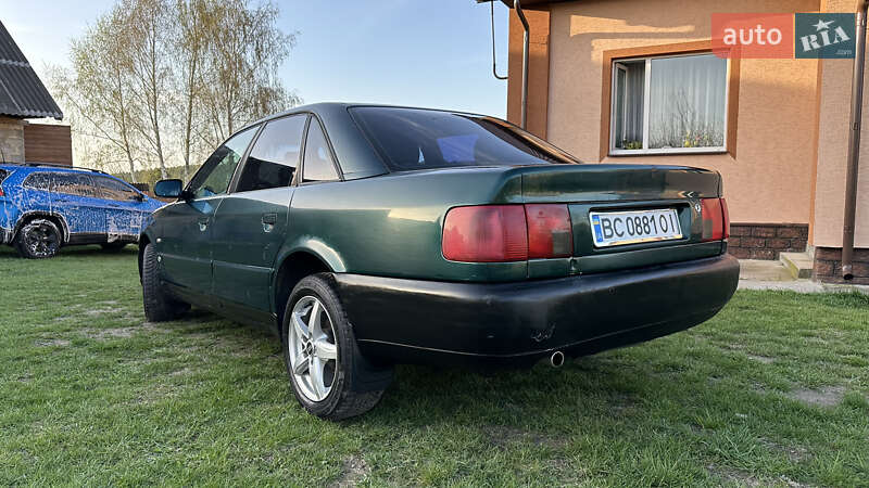 Седан Audi A6 1996 в Рава-Русской