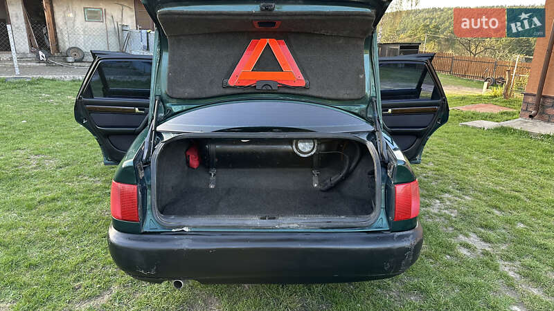 Седан Audi A6 1996 в Рава-Русской