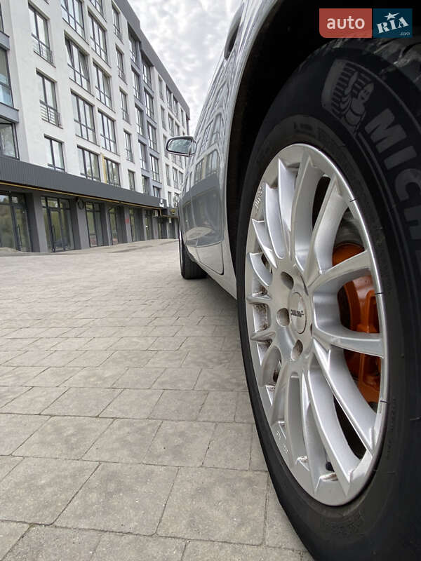 Универсал Audi A6 2005 в Новояворовске