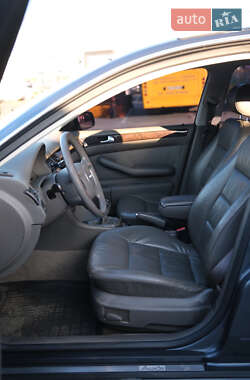 Универсал Audi A6 2004 в 