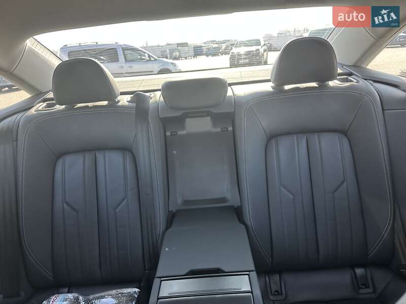 Седан Audi A6 2019 в Черновцах