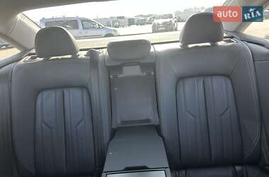 Седан Audi A6 2019 в 
