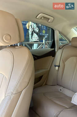 Седан Audi A6 2013 в 