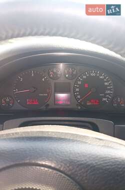 Універсал Audi A6 2001 в 